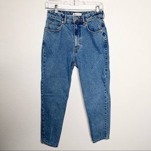 Zara high rise mom Ankle jean size 6 Distressed Hems And Waist Band